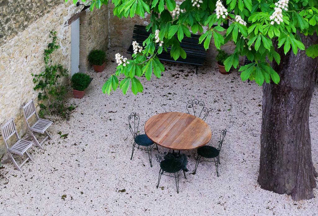 La Moutiere Hotel Colonzelle Bagian luar foto